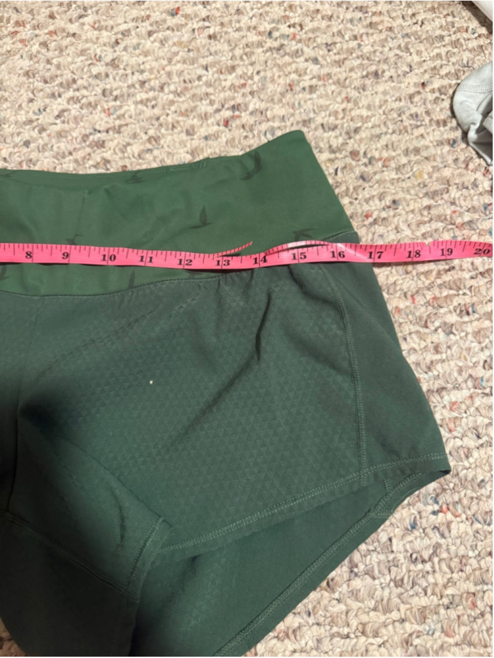 Oiselle W ROGA SHORT LUSH Green 6”- Size 4 - Picture 16 of 16